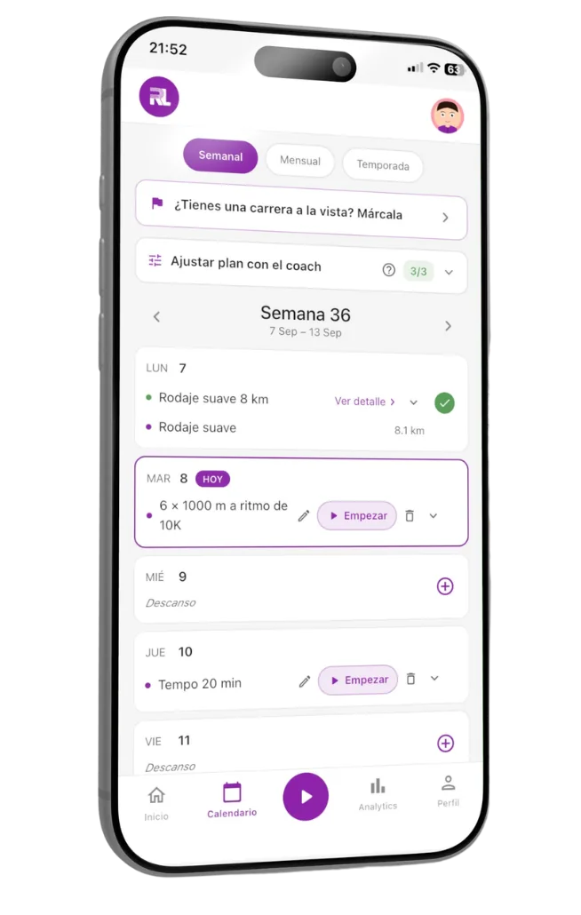 Semana planificada en el calendario de Running Laps, con el acceso para ajustar el plan con el coach